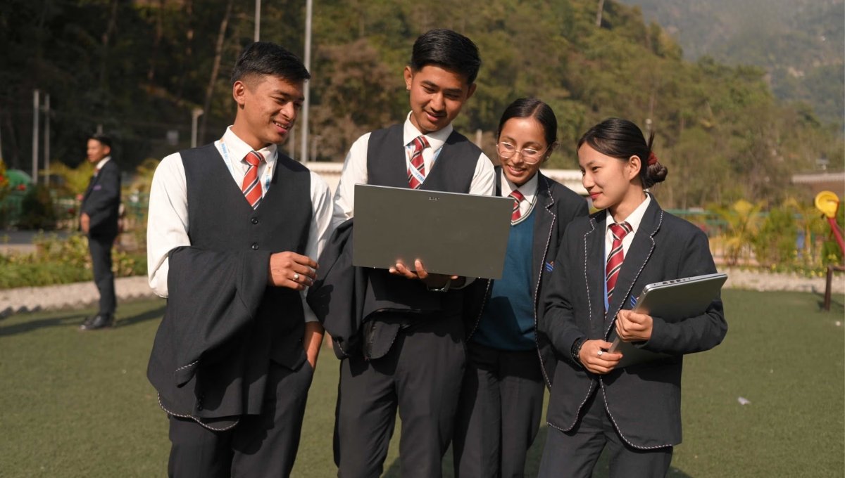 Best Career Options After 12th in 2026: The end of Class 12th can be an exciting time, but it can also be a confusing one.