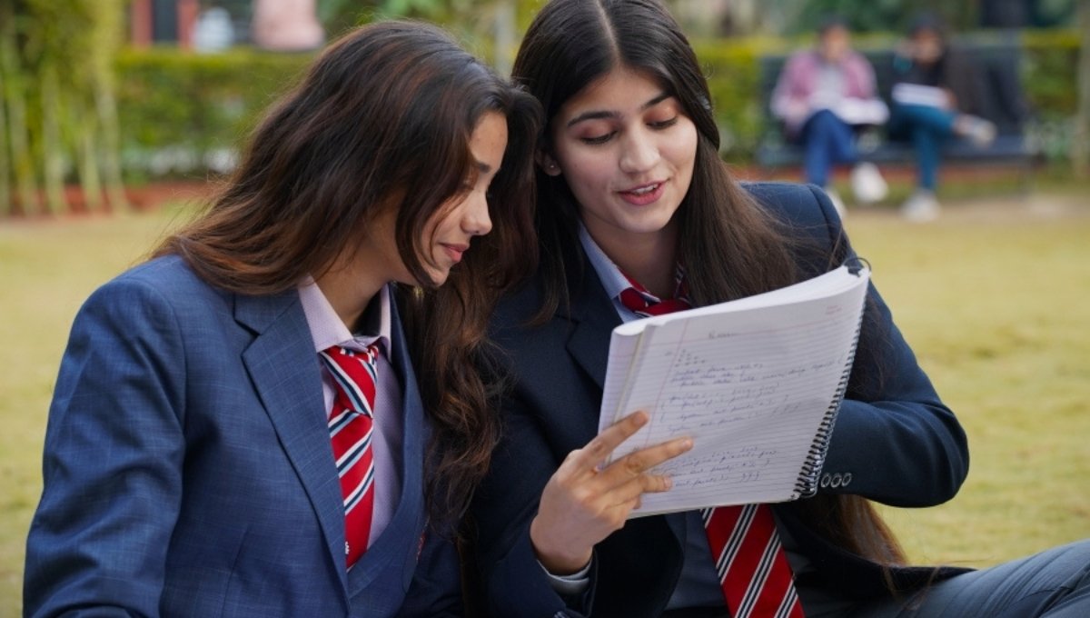 Best Career Options After 12th in 2026: The end of Class 12th can be an exciting time, but it can also be a confusing one.